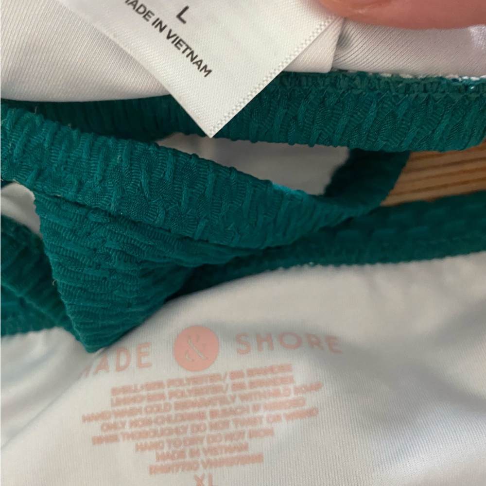 Shade and Shore Bikini Set Top L Bottom XL - Picture 3 of 6